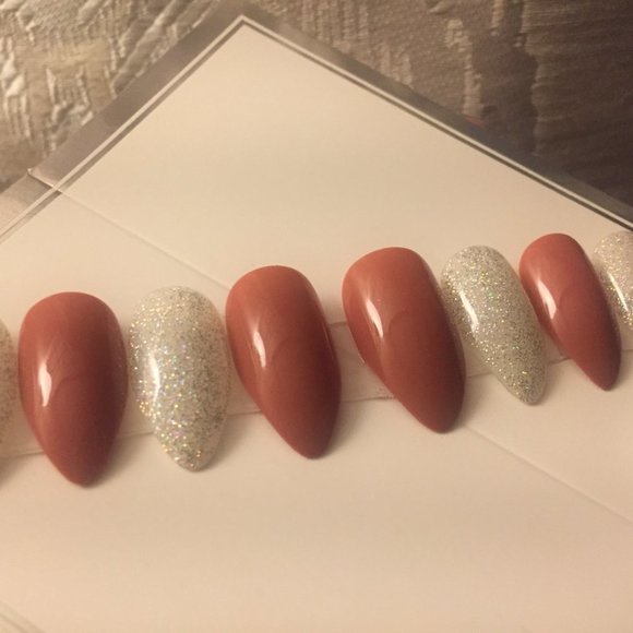 These Holographic and mauve/pink press on nails pPN81 - Picture 5 of 5